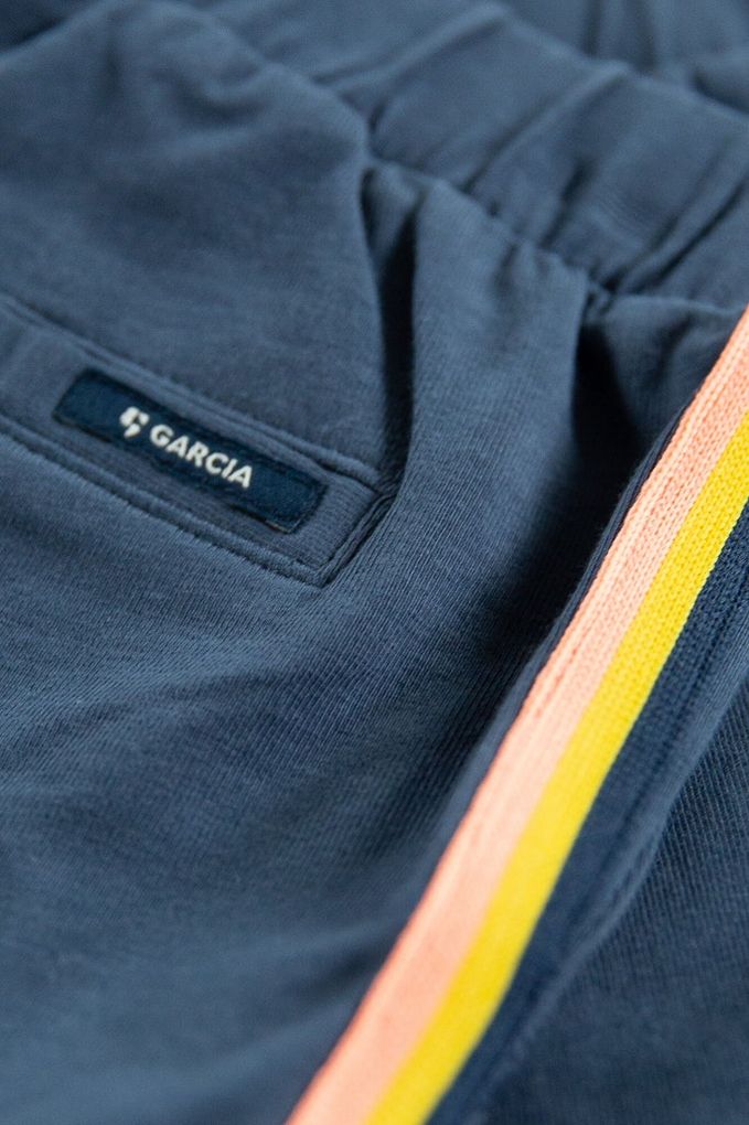 Kinder Jerseyshorts dunkelblau Seitenstreifen