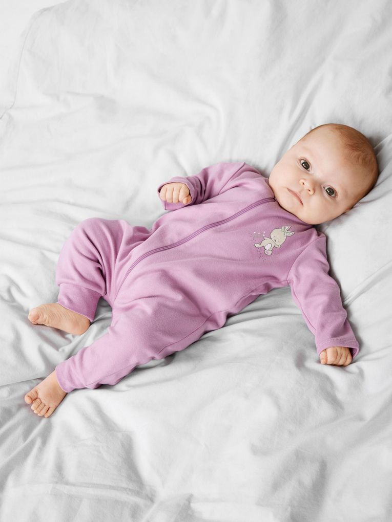 Name it Baby Mädchen Schlafstrampler NBFNIGHTSUIT ZIP RABBIT